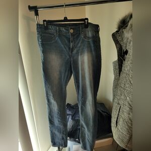 Maurices jeans